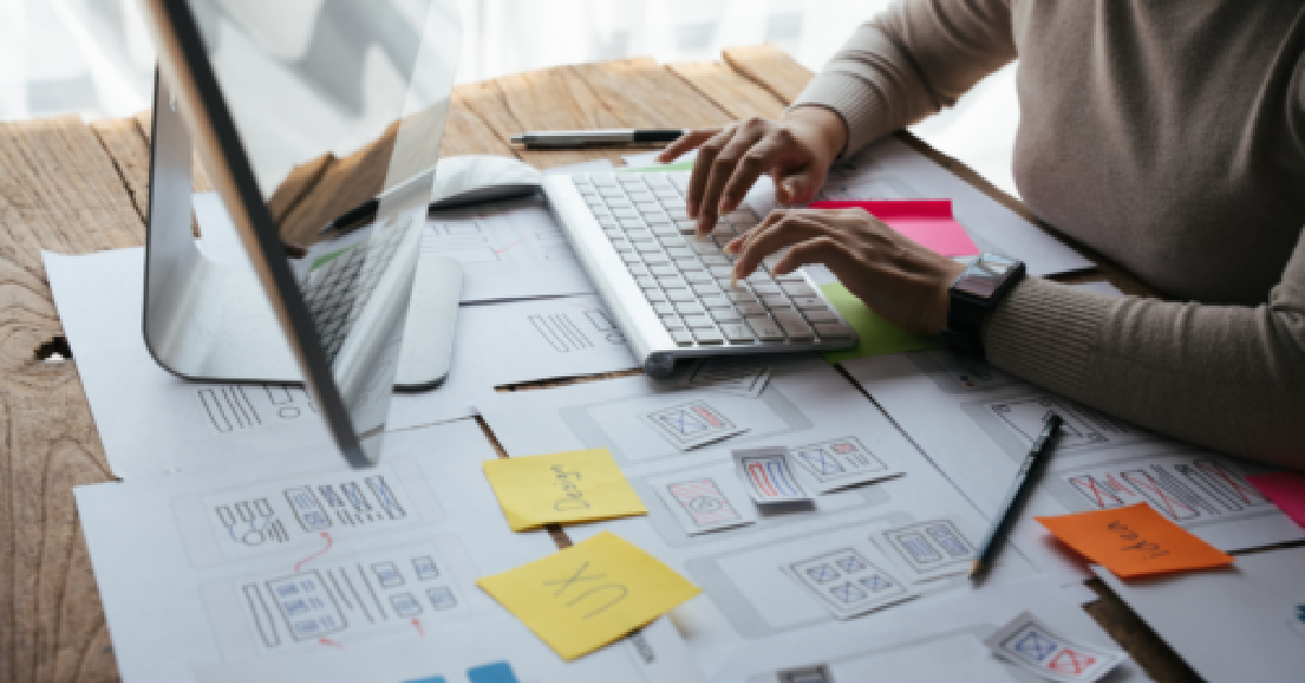 في قلب استراتيجية وسائل التواصل الاجتماعي الناجحة يكمن الدور الذي لا غنى عنه لاستراتيجي محتوى وسائل التواصل الاجتماعي. إنهم القوة الدافعة وراء إنشاء وتنفيذ حملات مؤثرة على وسائل التواصل الاجتماعي ، ومواءمتها بدقة مع الأهداف التسويقية الأوسع للشركة. مسلحين ببراعتهم الإبداعية ، يقومون بصياغة محتوى آسر يضرب على وتر حساس مع الجمهور المستهدف على منصات التواصل الاجتماعي المتنوعة. من خلال فهم عميق لتفضيلات الجمهور وسلوكه ، يضمن هؤلاء الاستراتيجيون توصيل رسالة العلامة التجارية بأقصى قدر من الرنين ، وإقامة روابط قوية ودفع مشاركة هادفة عبر المشهد الرقمي. خبرتهم هي حجر الزاوية في التواجد المزدهر عبر الإنترنت والمفتاح لفتح عالم من الاحتمالات لنمو الشركة ونجاحها.