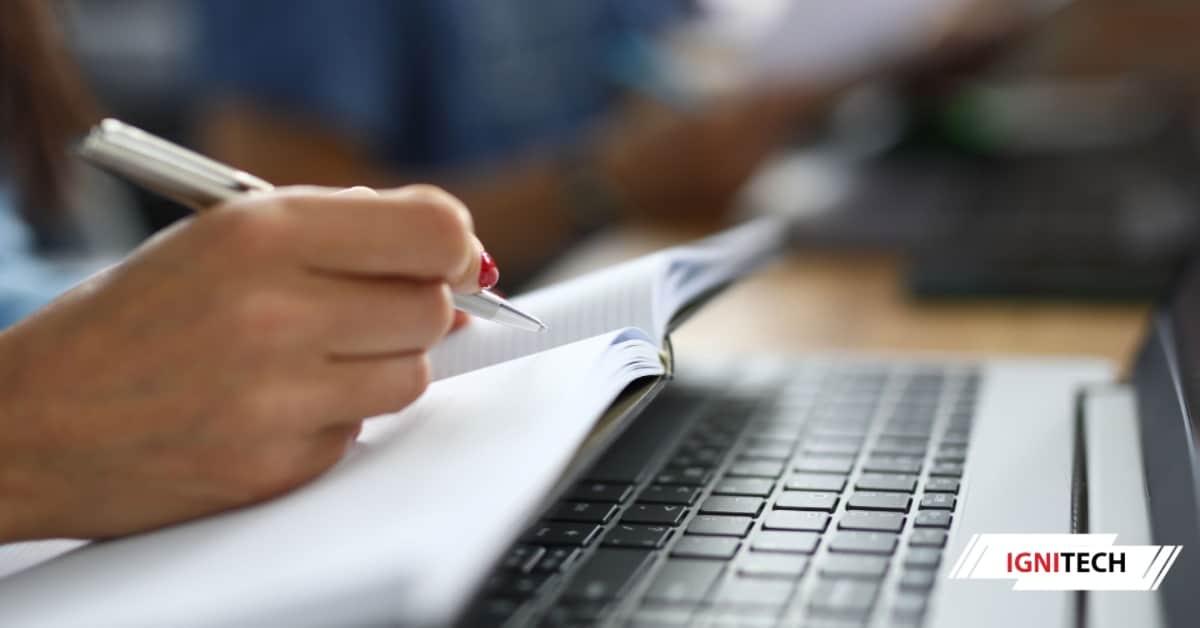 Elevar el texto de su sitio web implica el uso estratégico de palabras para transmitir información y evocar emociones que resuenen profundamente con su público objetivo. El objetivo es crear un texto convincente que no solo capte la atención y mantenga el interés, sino que también transforme a los visitantes en clientes leales. El éxito de un sitio web depende del ingenioso equilibrio entre la entrega de contenido informativo y el empleo de un lenguaje persuasivo, convirtiendo a los visitantes ocasionales en clientes devotos. Los componentes vitales incluyen claridad en la articulación de su propuesta de valor, concisión para mantener la participación del lector y llamadas a la acción (CTA) estratégicamente colocadas utilizando un lenguaje que atraiga respuestas inmediatas y entusiastas. Al refinar el texto de su sitio web, recuerde que la alquimia radica en la fusión estratégica de información y emoción, elaborando una narrativa que informe, cautive y, en última instancia, impulse las conversiones y la lealtad del cliente.